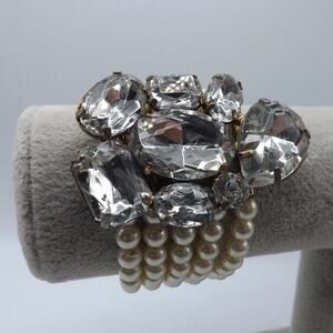 Large Rhinestone Pendant Faux Pearl Bracelet, Five Strands Stretch, 6 1/4" Plus